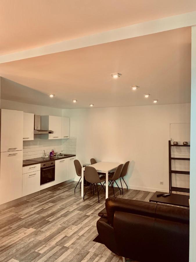 Superbe Appartement En Hyper Centre De Charleville Exterior photo